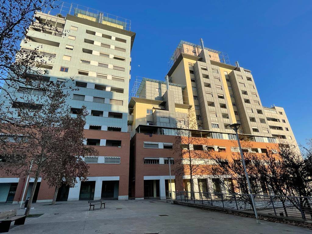 Locale commerciale in vendita a Torino, Madonna Campagna