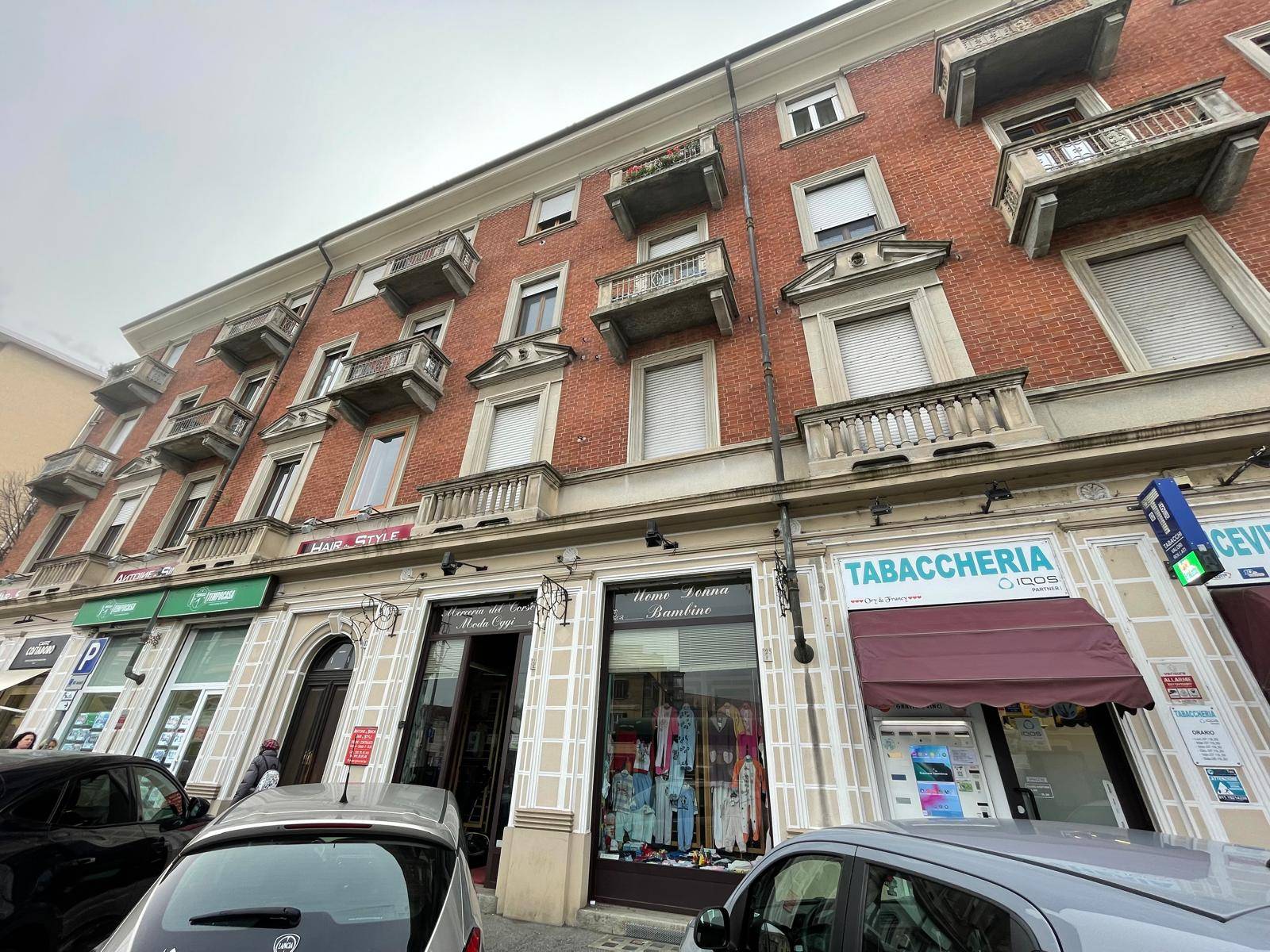 Locale commerciale in affitto a Collegno, Regina Margherita