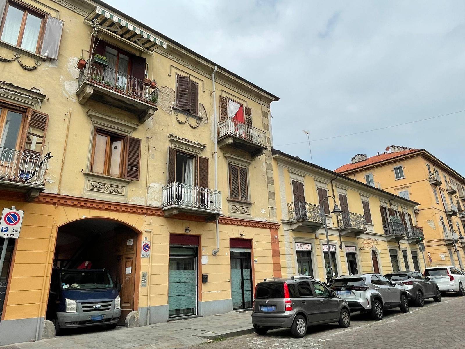 Locale commerciale in vendita a Torino, Borgo Vittoria
