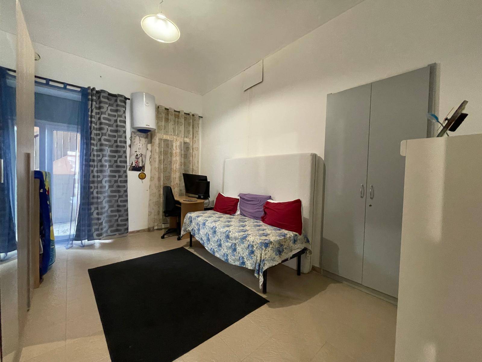 Locale commerciale in vendita a Torino, Borgo Vittoria