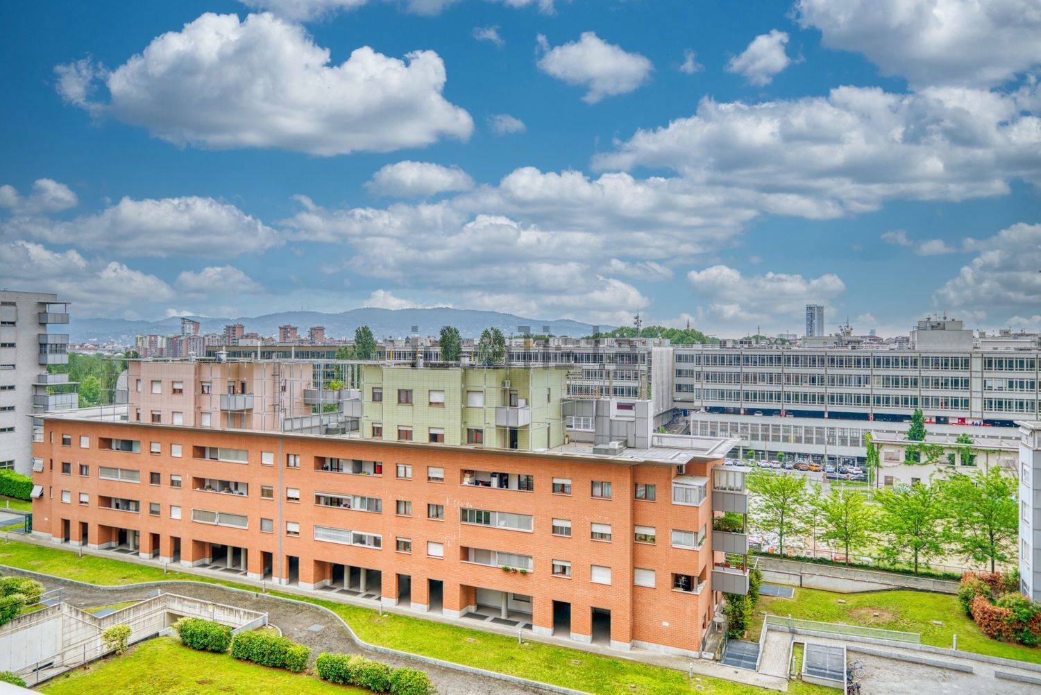 Locale commerciale in vendita a Torino, Madonna Campagna