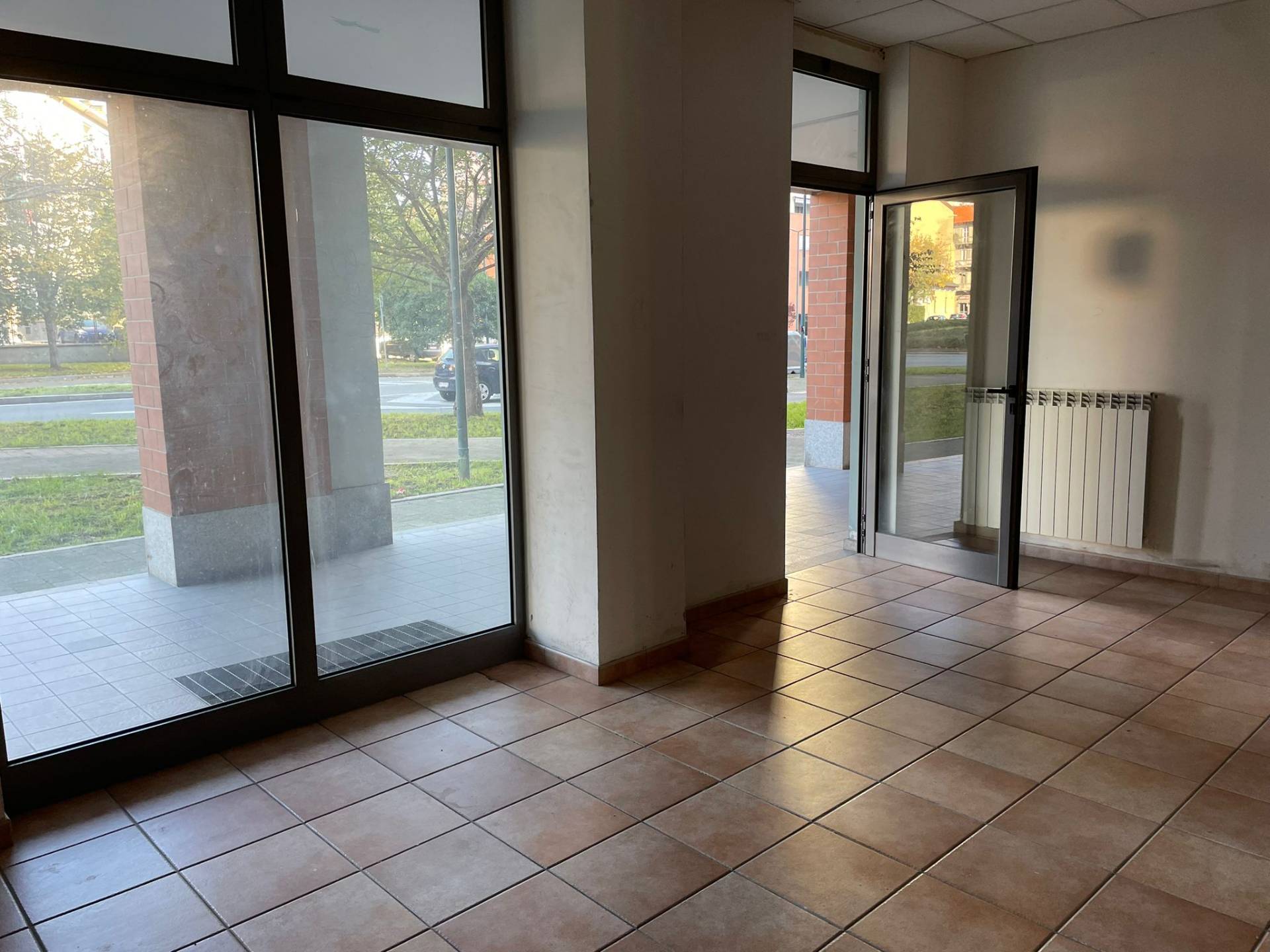 Locale commerciale in vendita a Torino, Madonna Campagna