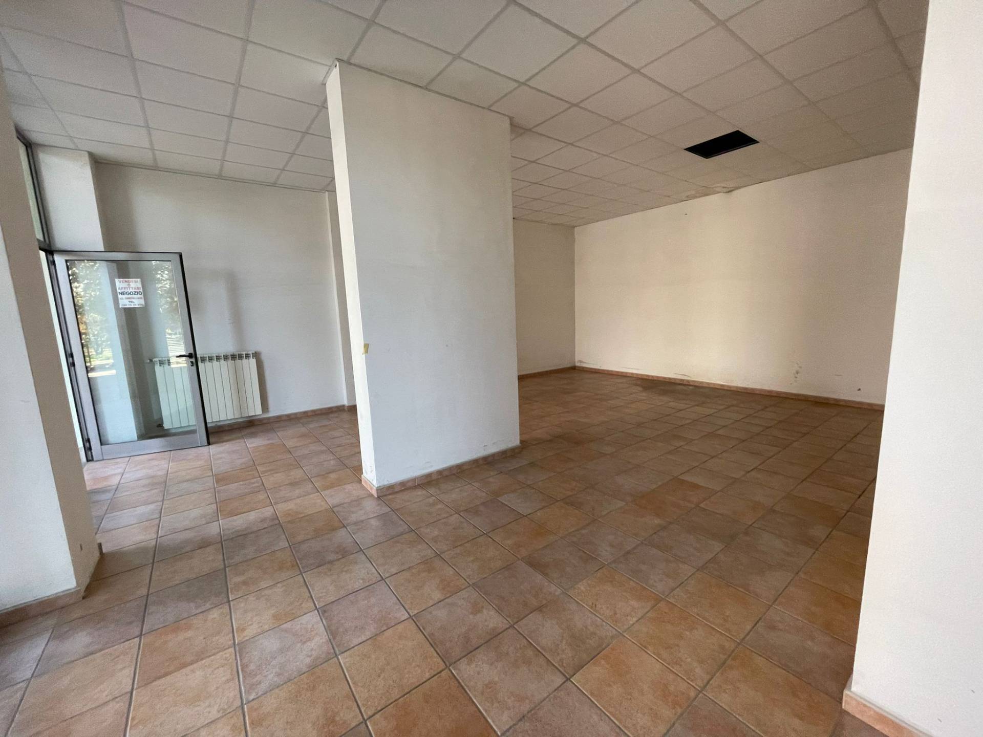 Locale commerciale in vendita a Torino, Madonna Campagna