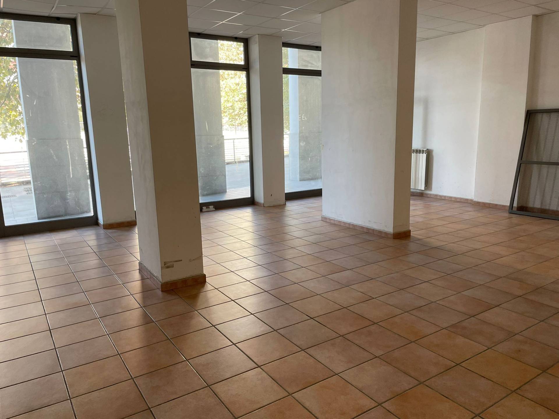 Locale commerciale in vendita a Torino, Madonna Campagna