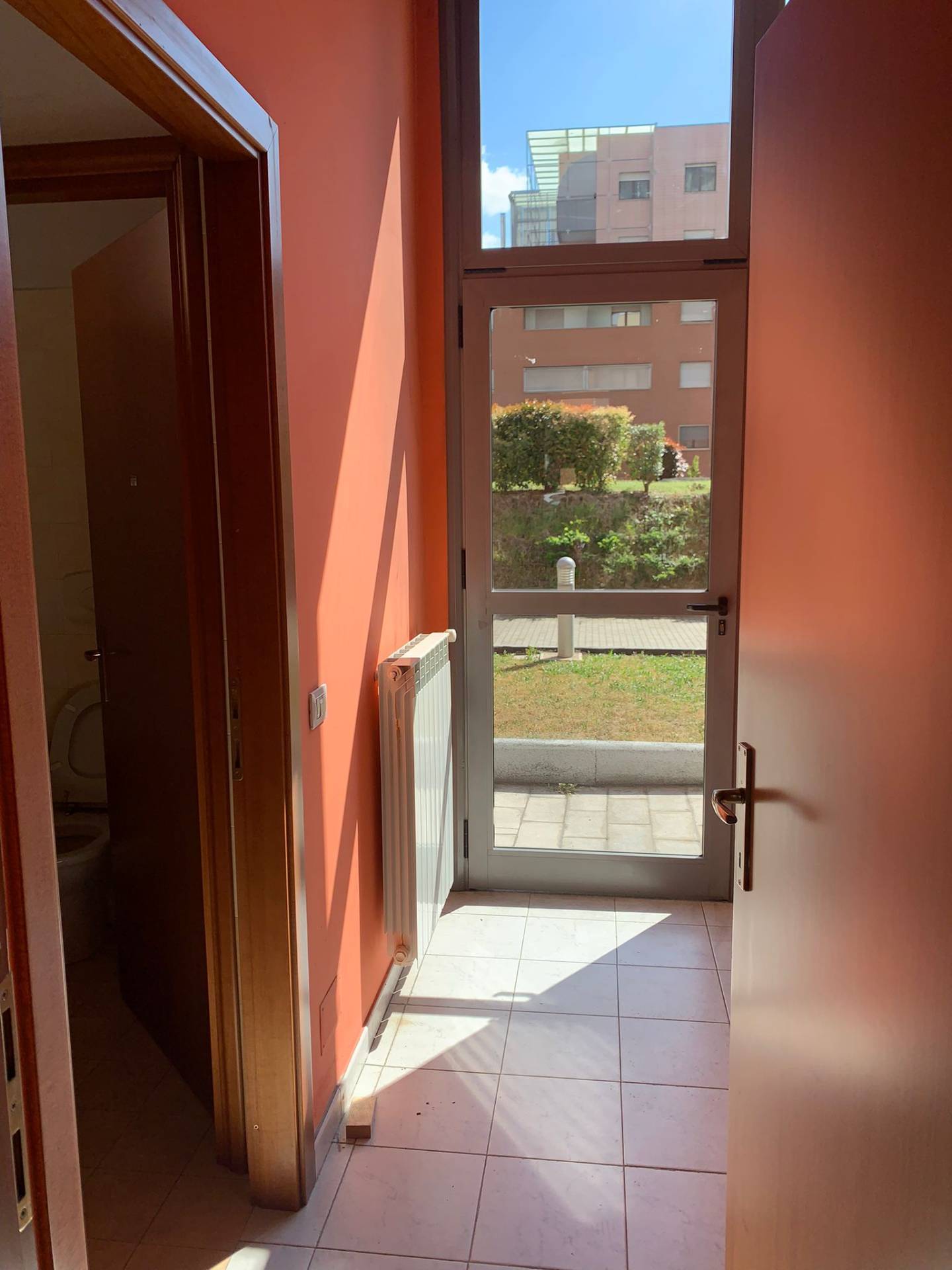 Locale commerciale in vendita a Torino, Madonna Campagna