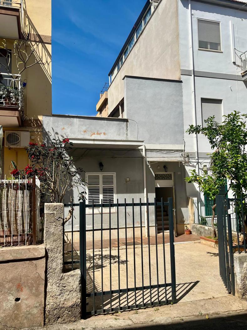 Stabile/Palazzo in vendita a Palermo