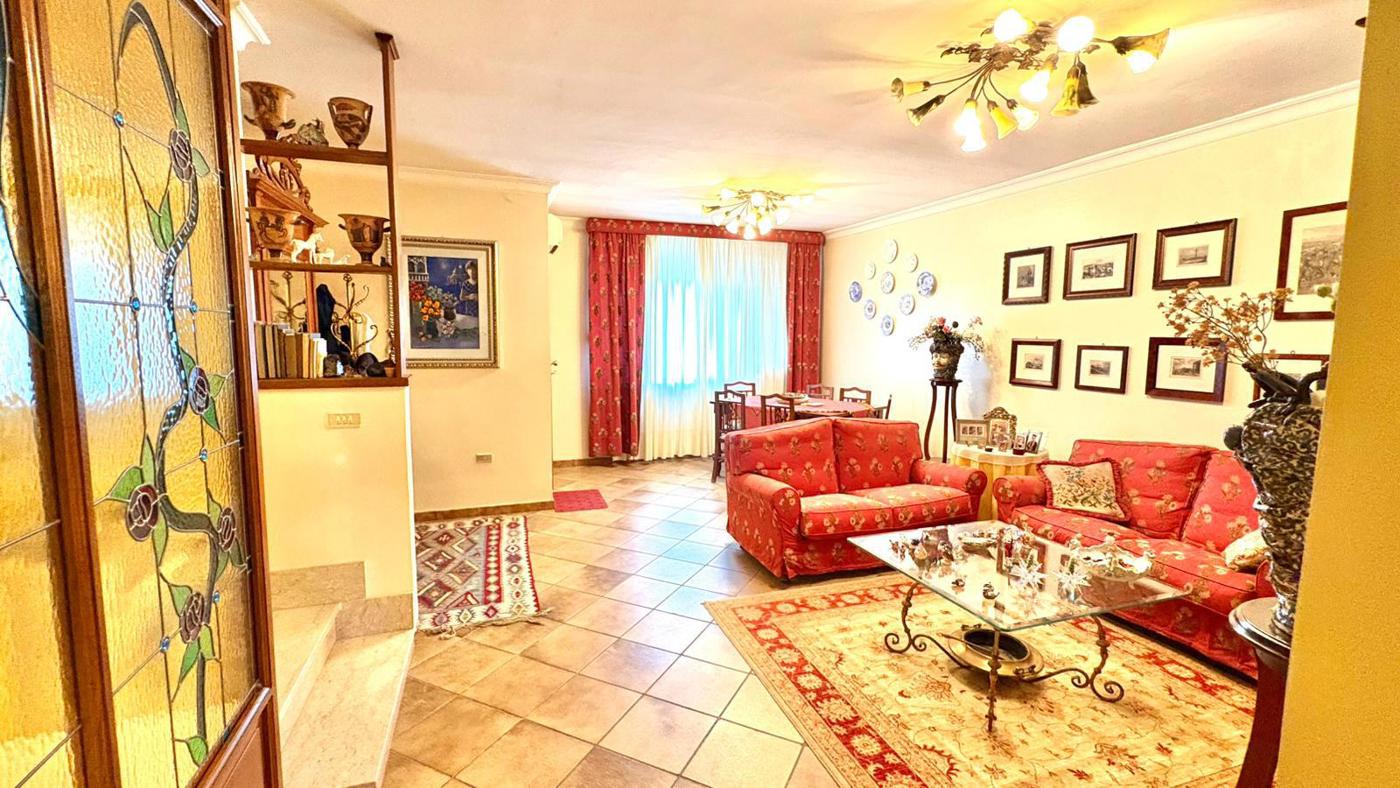 Villa con giardino a Palermo