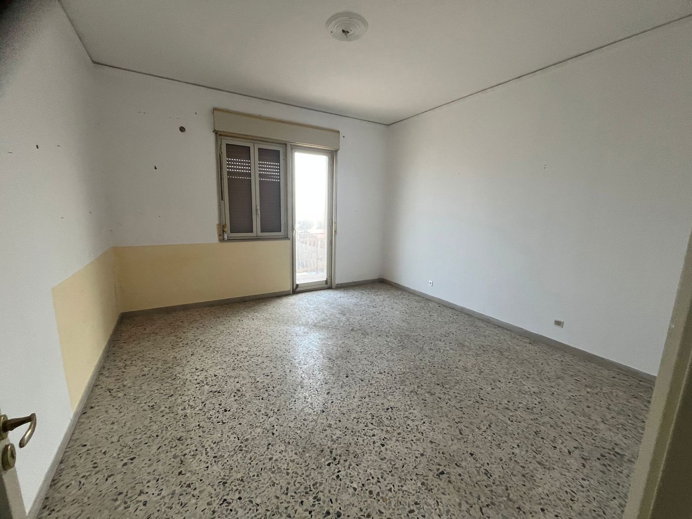 Trilocale da ristrutturare a Palermo