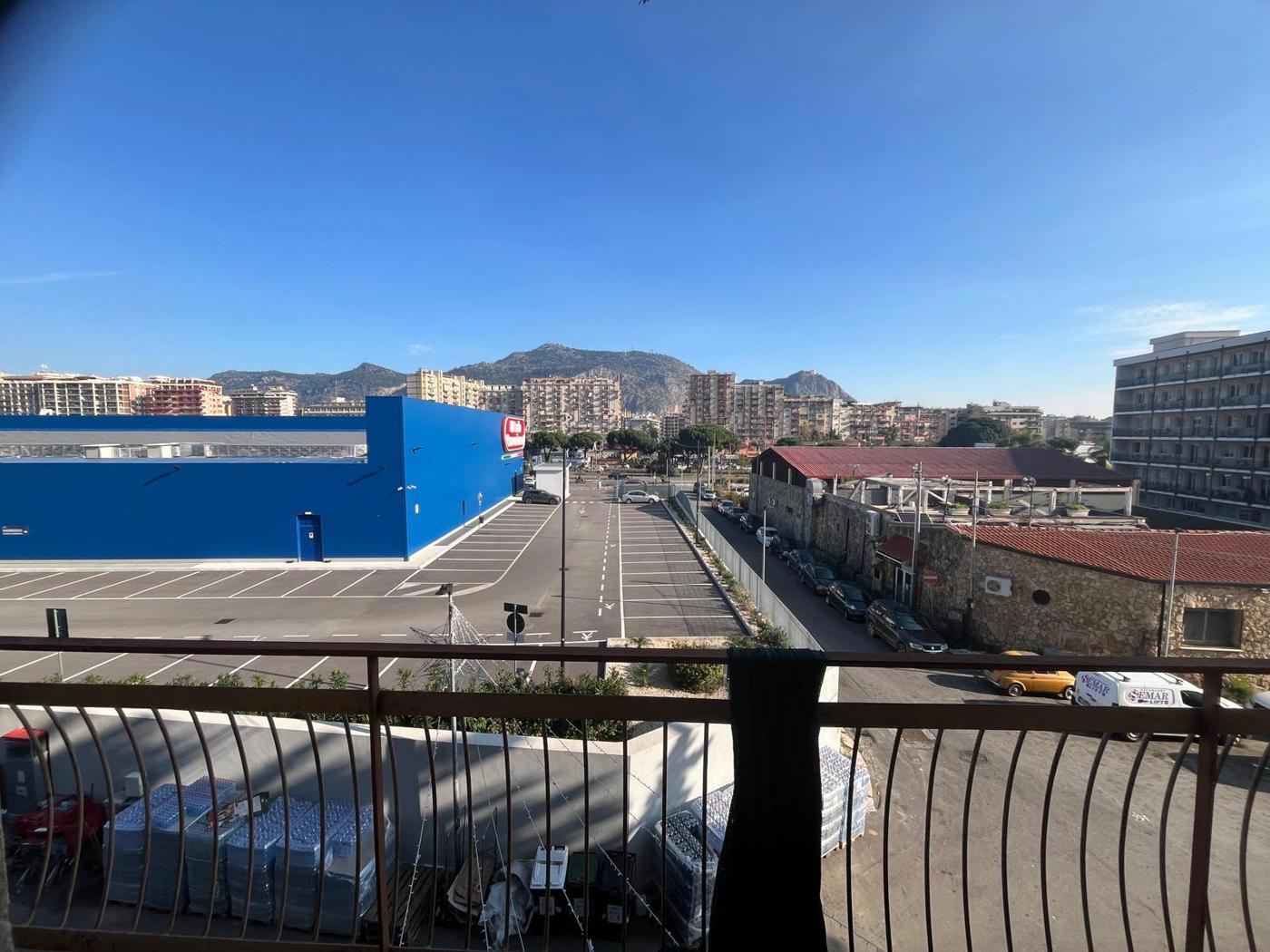 Trilocale da ristrutturare a Palermo