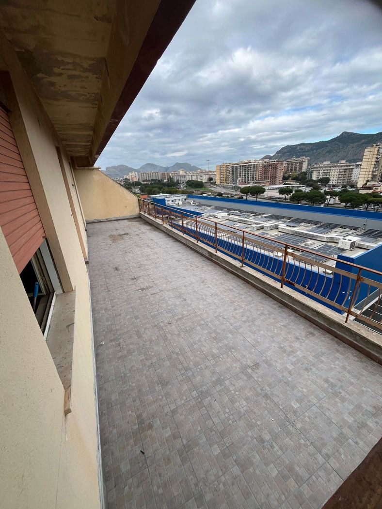 Attico da ristrutturare a Palermo