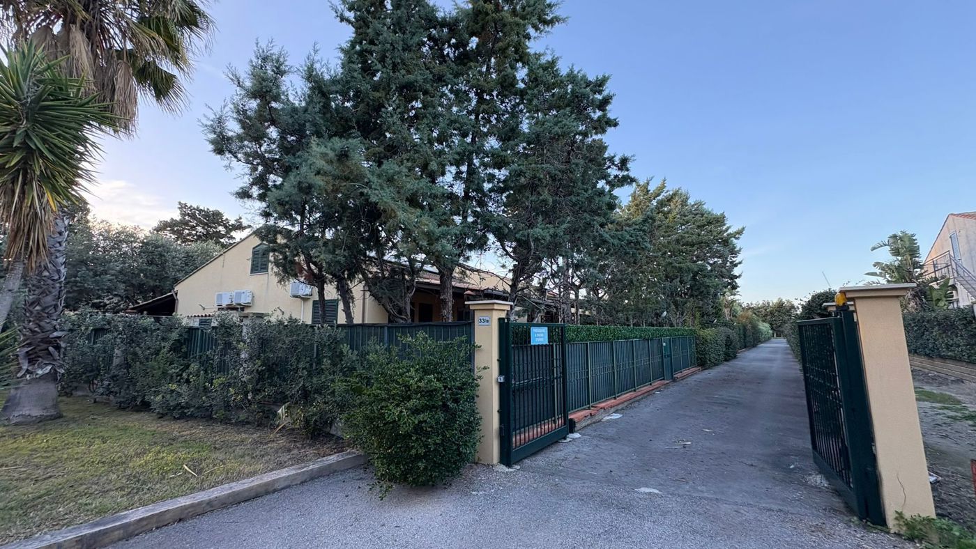 Bilocale in affitto a Campofelice di Roccella