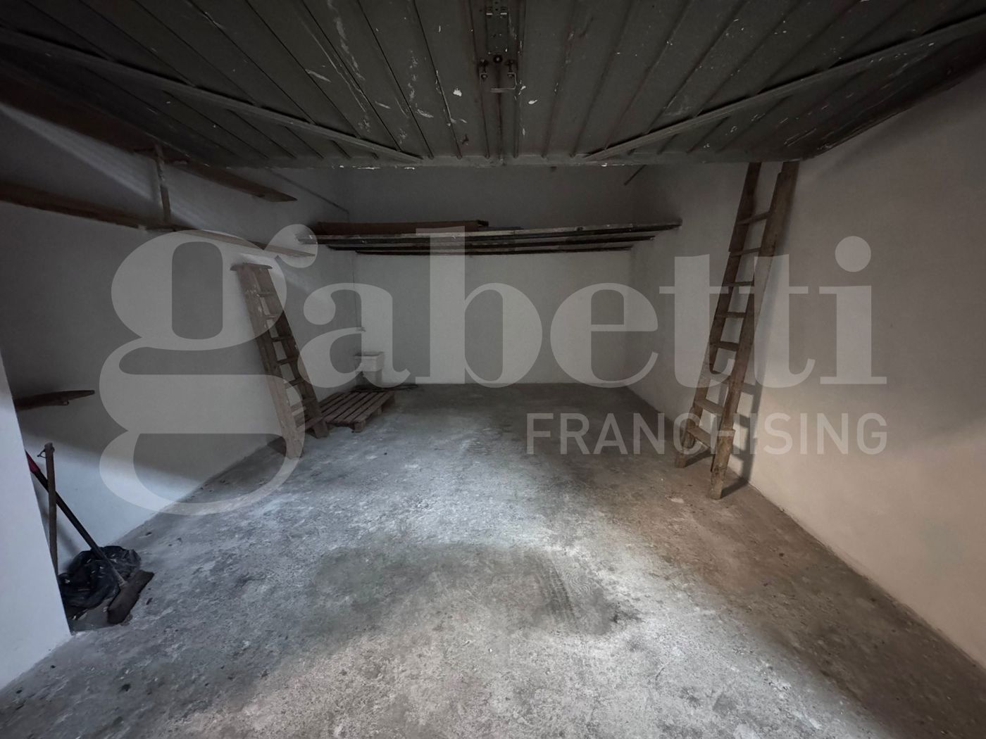 Box/Garage 20mq in vendita a Palermo