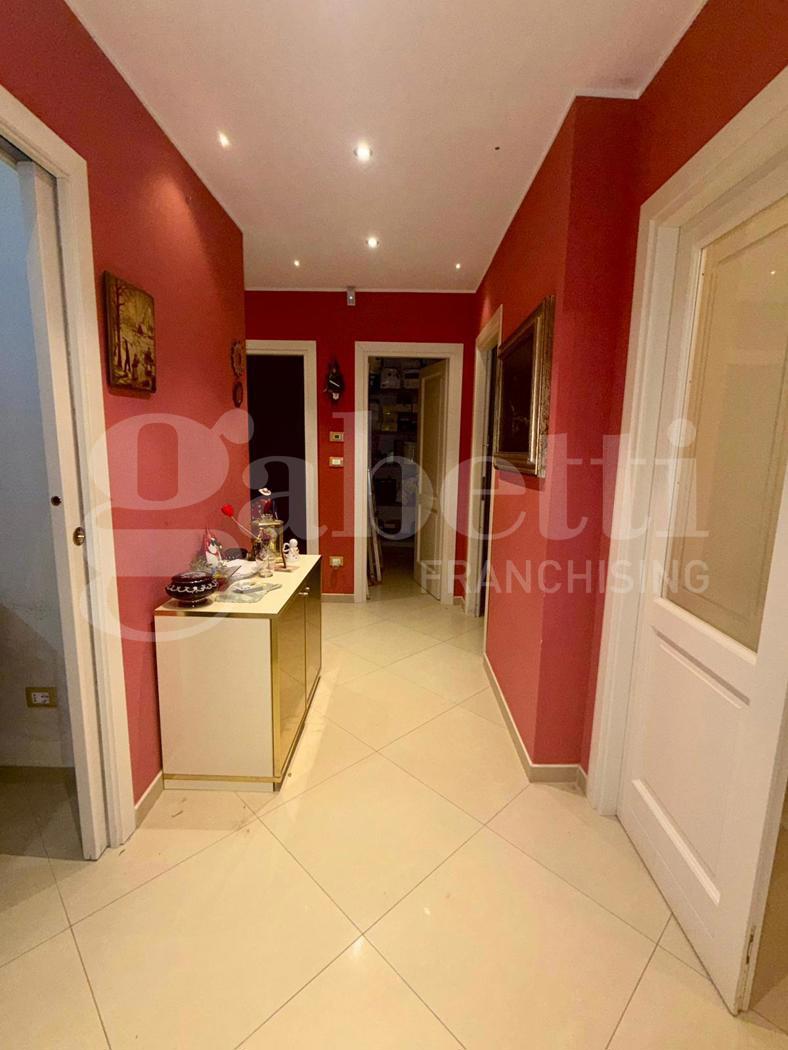 Trilocale ristrutturato a Palermo