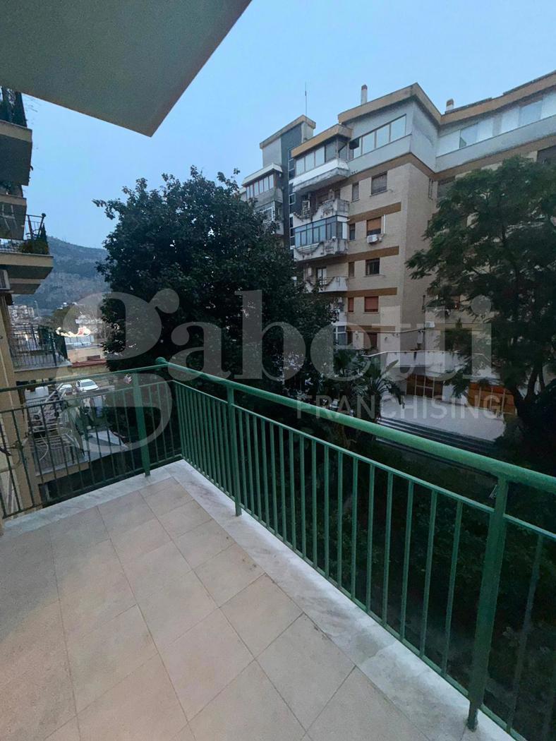 Trilocale ristrutturato a Palermo