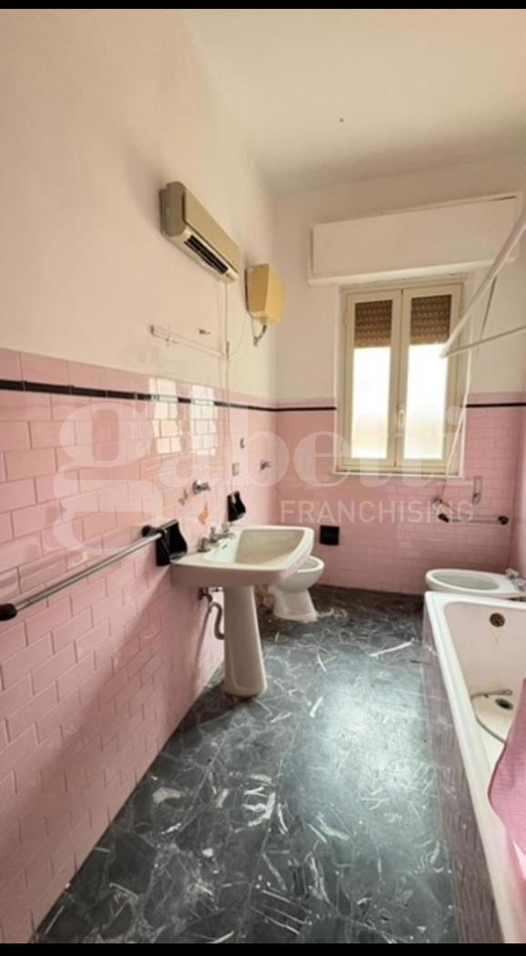 Stabile/Palazzo in vendita a Torretta