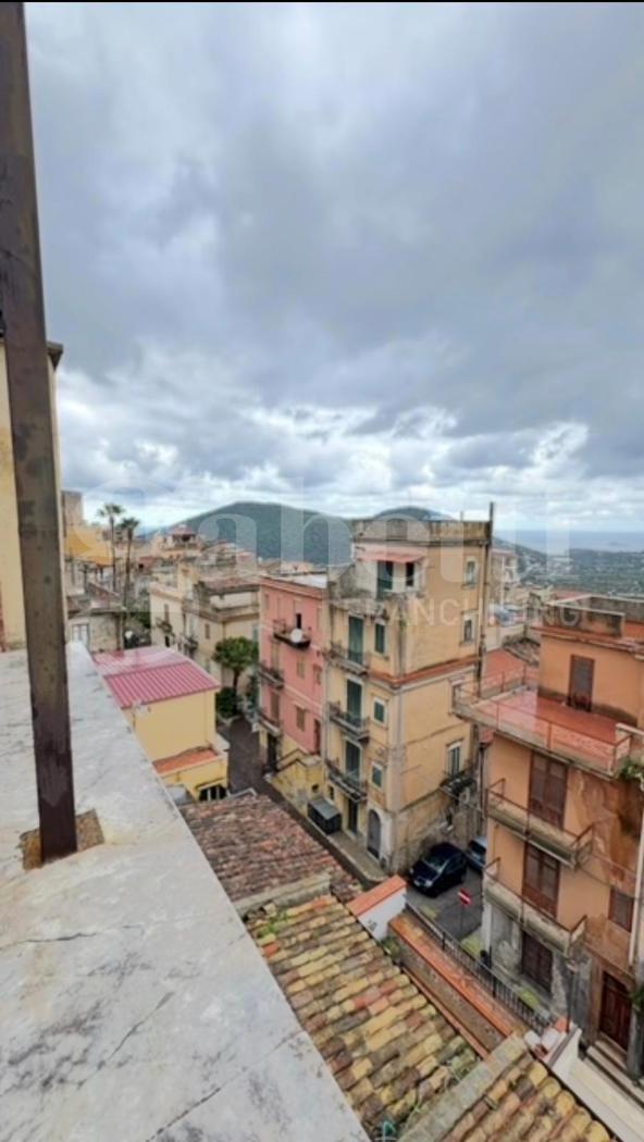 Stabile/Palazzo in vendita a Torretta