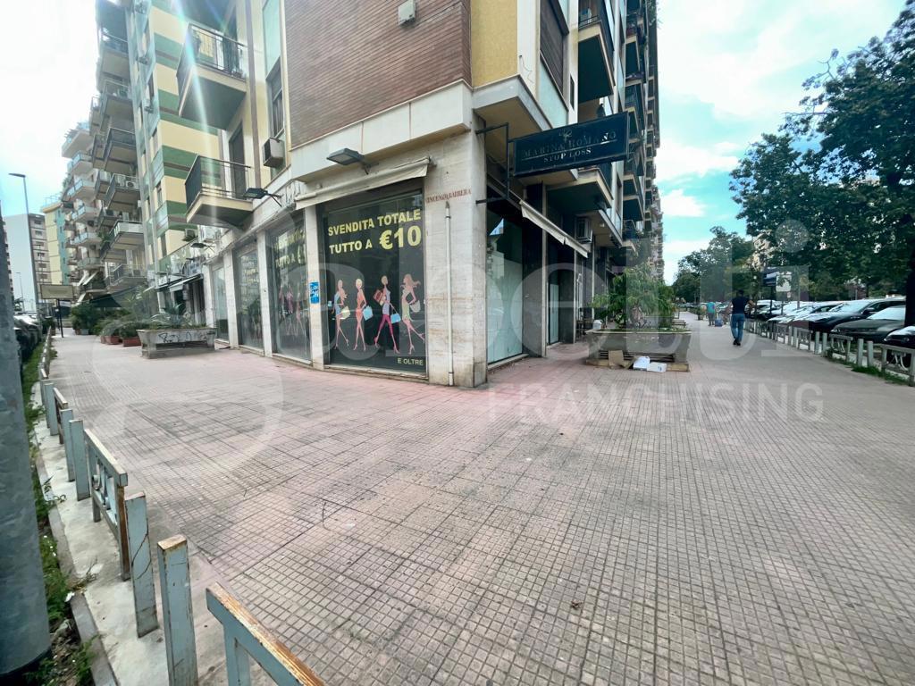 Negozio in affitto a Palermo