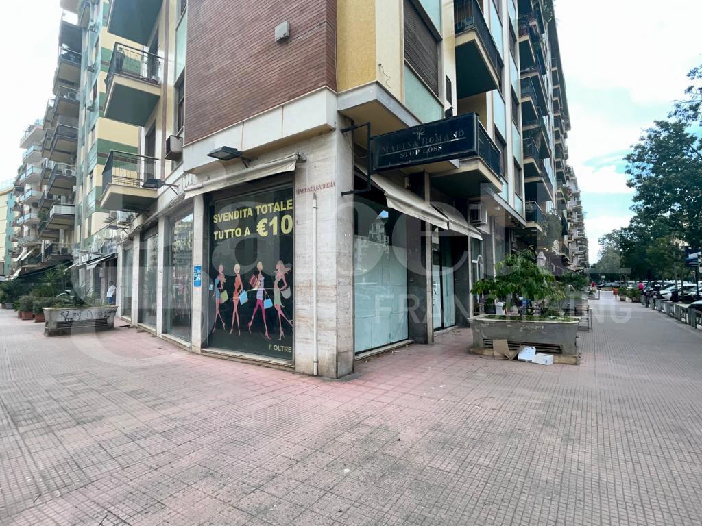Negozio in affitto a Palermo