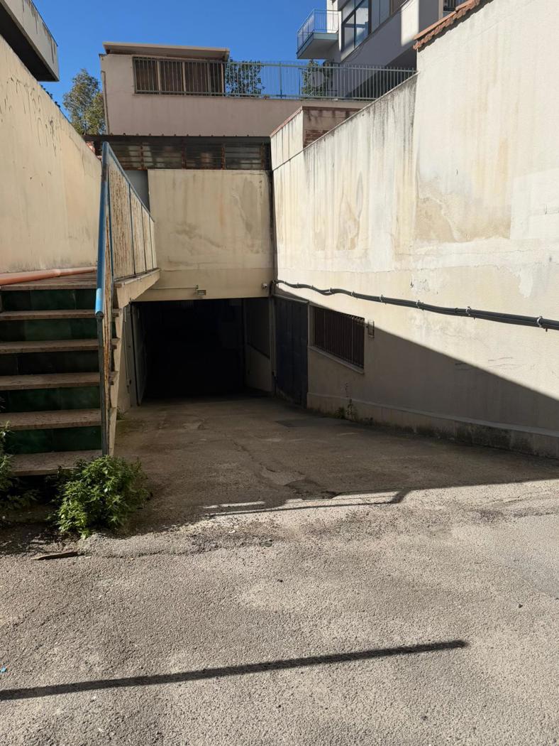 Box/Garage 17mq in vendita a Palermo