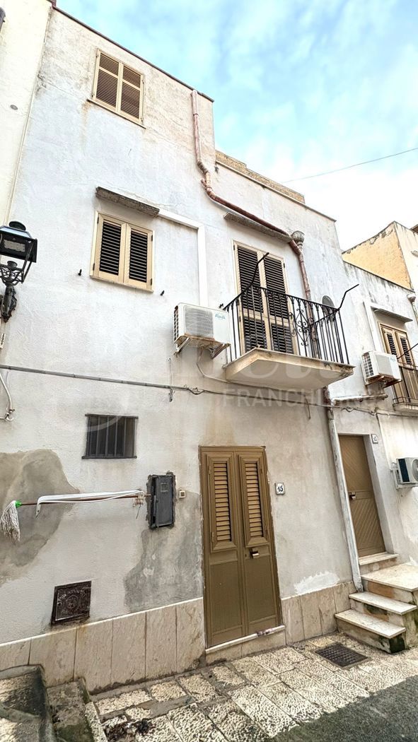 Quadrilocale da ristrutturare a Castellammare del Golfo