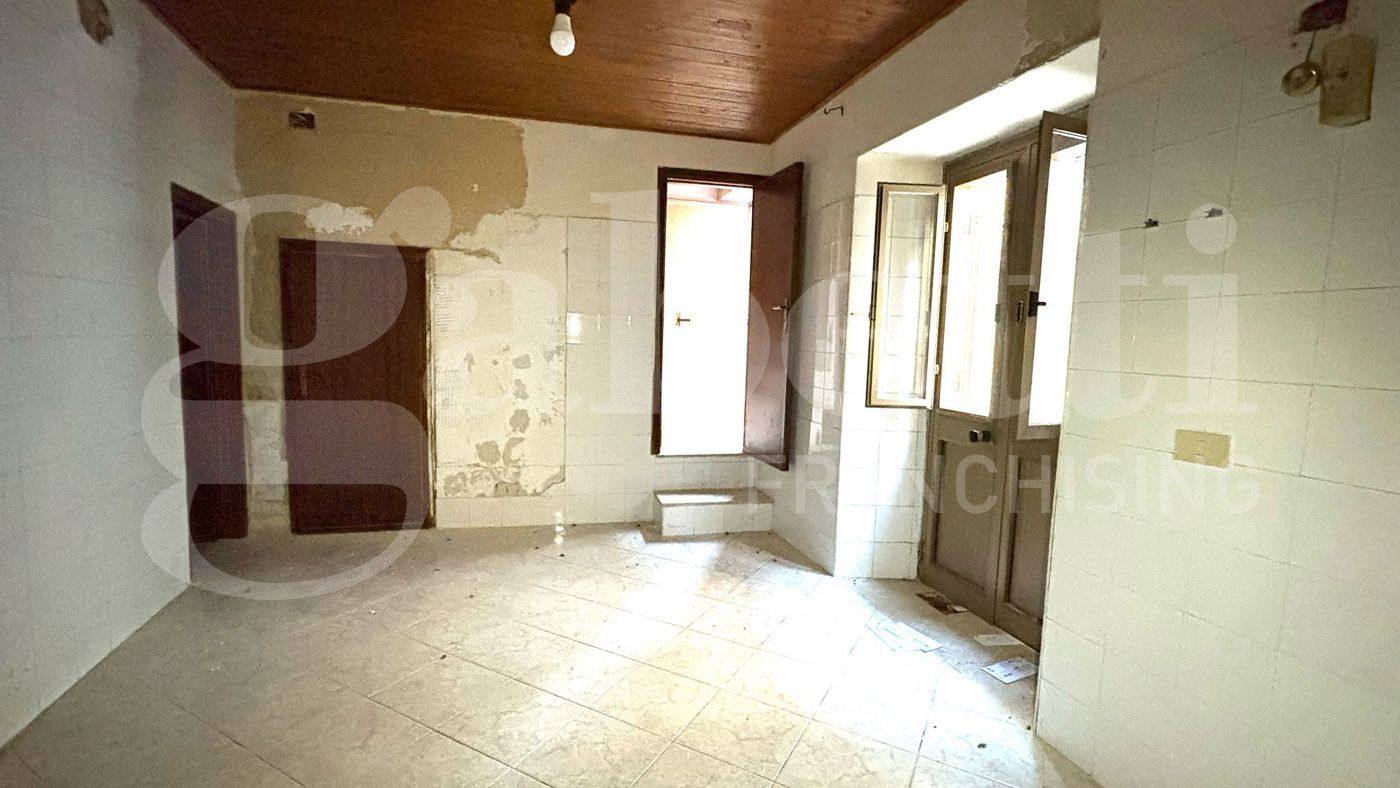 Quadrilocale da ristrutturare a Castellammare del Golfo