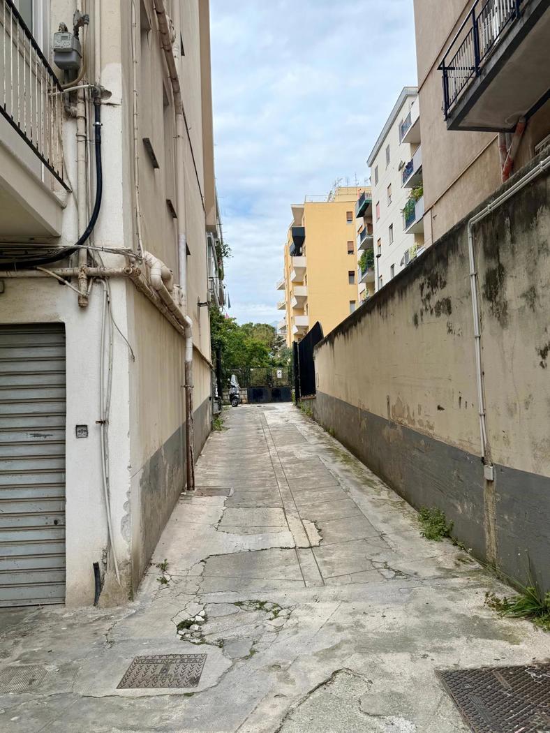Box/Garage 16mq in affitto a Palermo