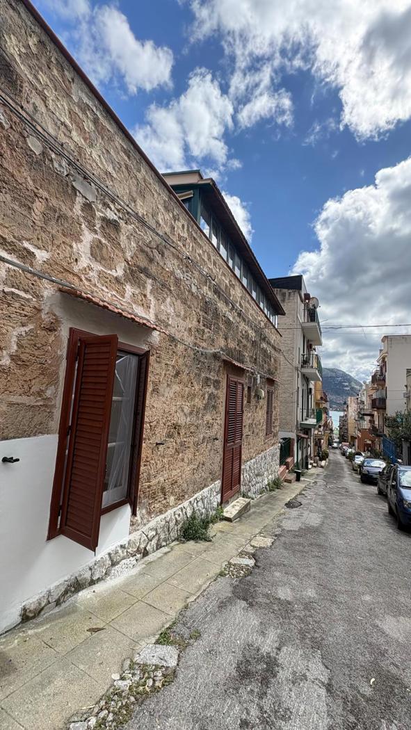 Monolocale arredato in affitto a Palermo