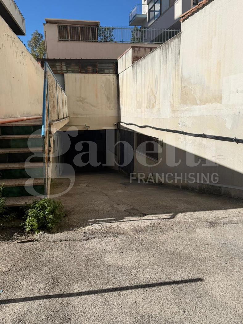 Box/Garage 17mq in vendita a Palermo