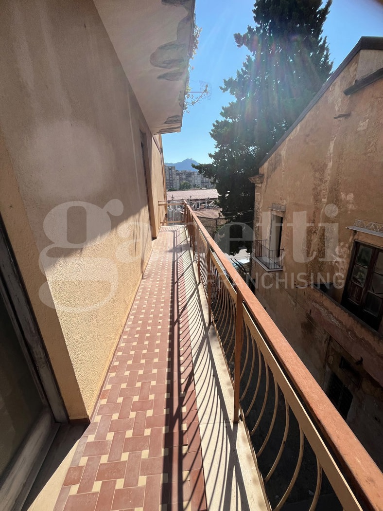 Quadrilocale da ristrutturare a Palermo