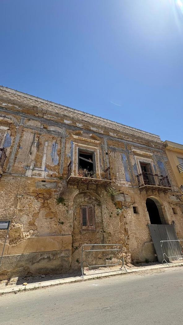 Stabile/Palazzo con giardino a Partanna