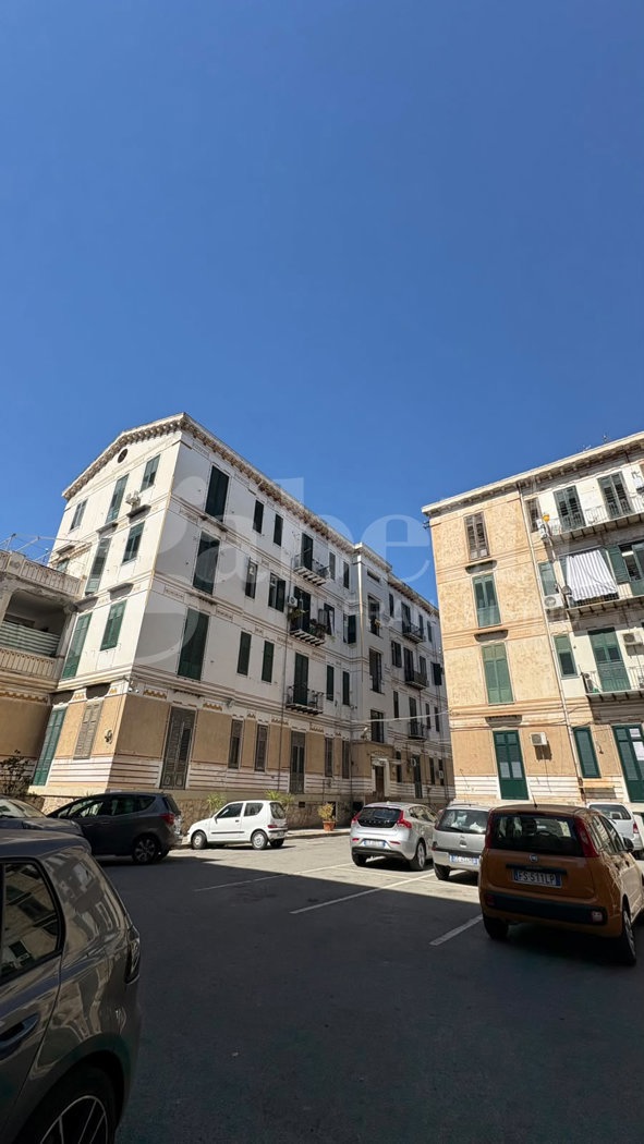 Trilocale arredato in affitto a Palermo