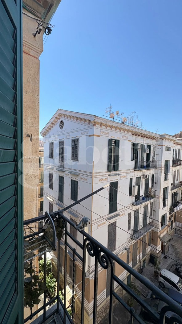 Trilocale arredato in affitto a Palermo
