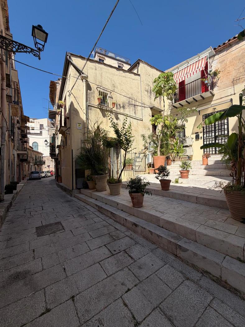 Trilocale ristrutturato a Monreale