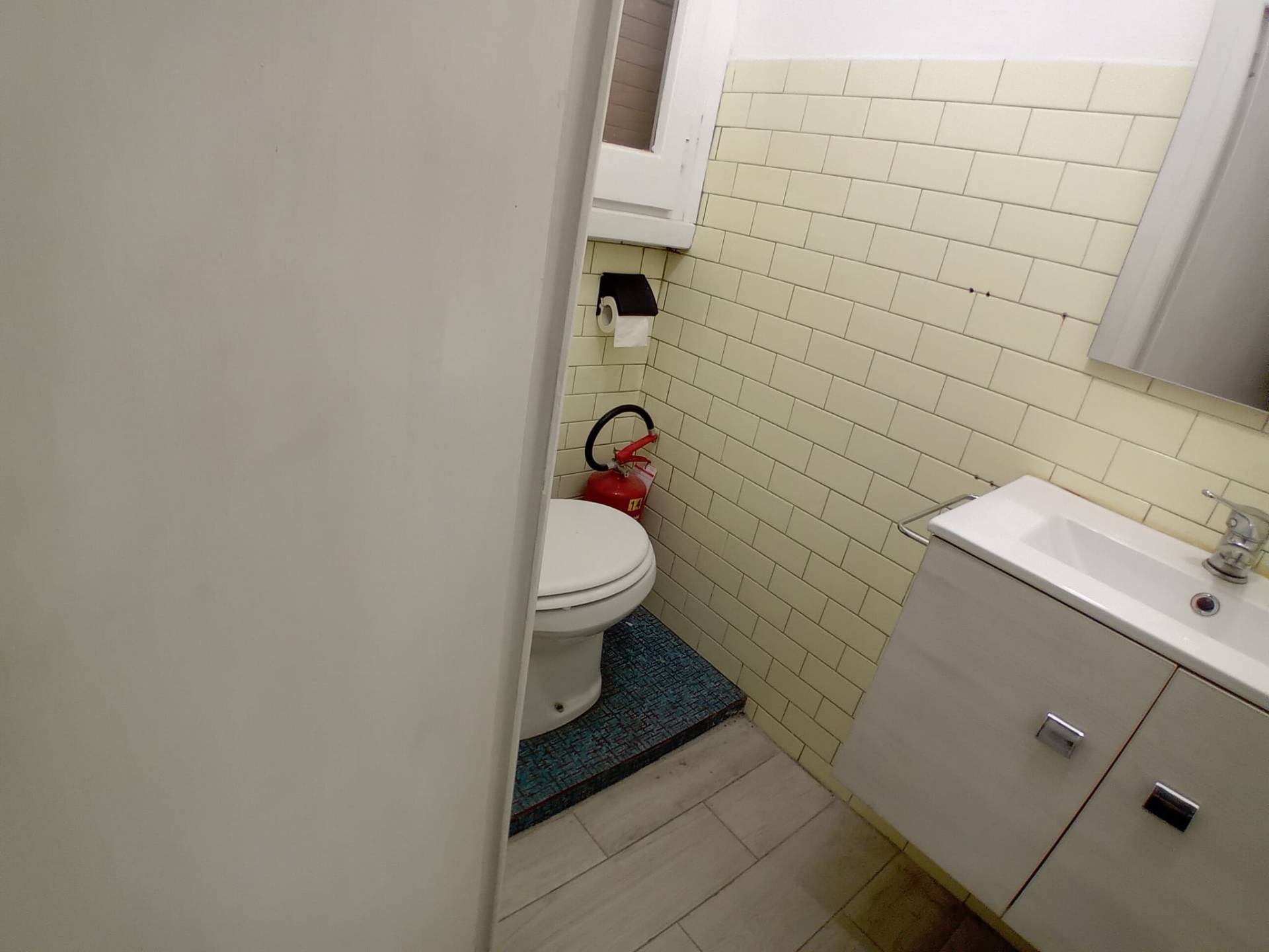 Locale commerciale in affitto a Firenze, Soffiano