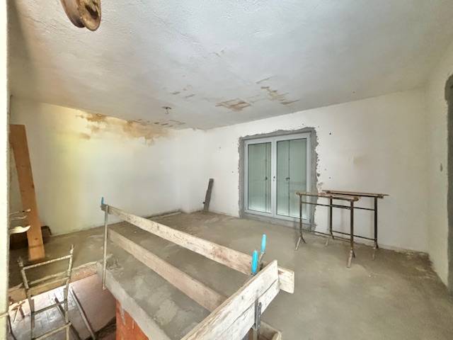 VILLA SINGOLA in vendita a Arcisate