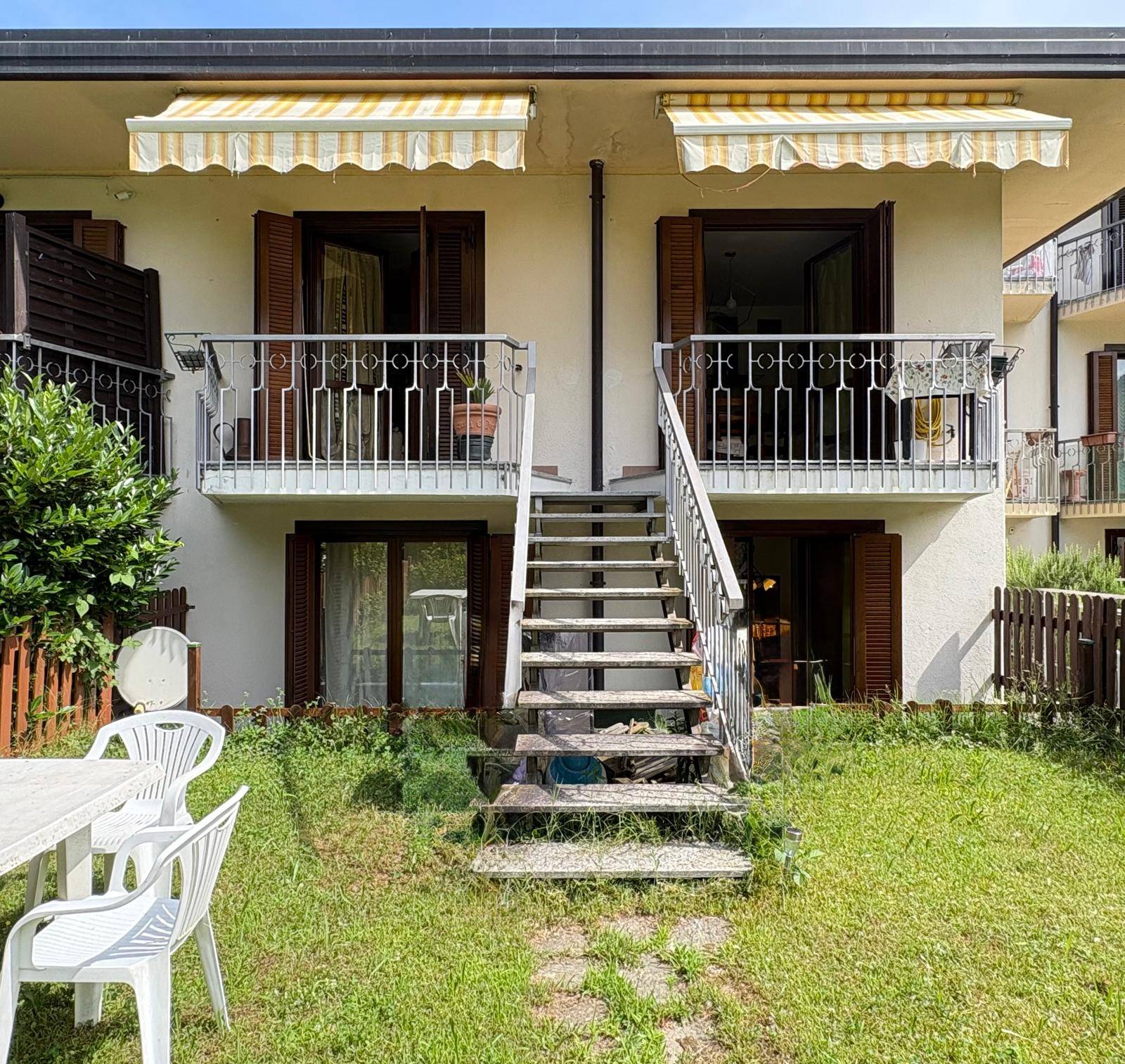 Villette a schiera in vendita a Valganna