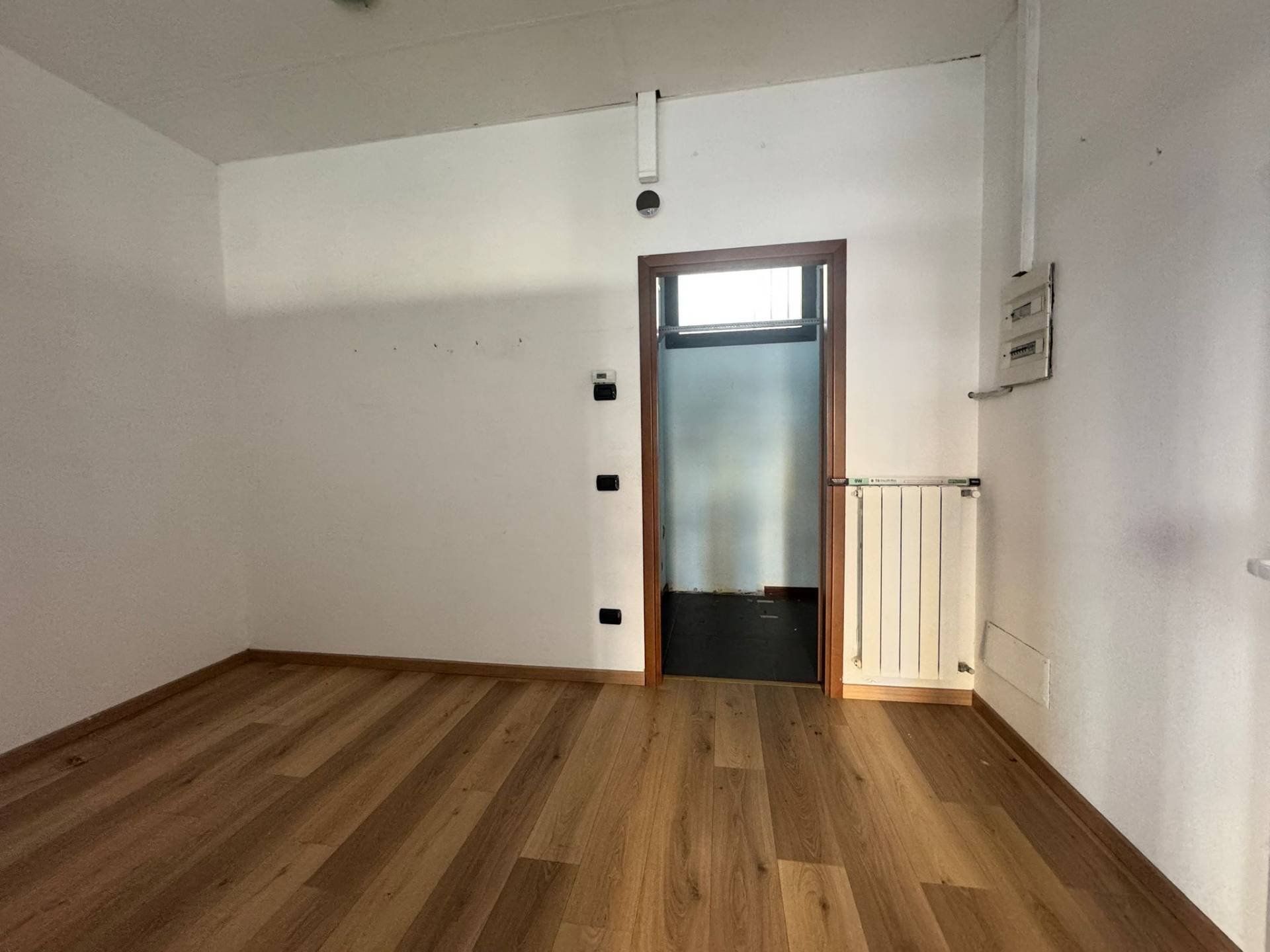 Negozio in vendita a Malnate, Centro