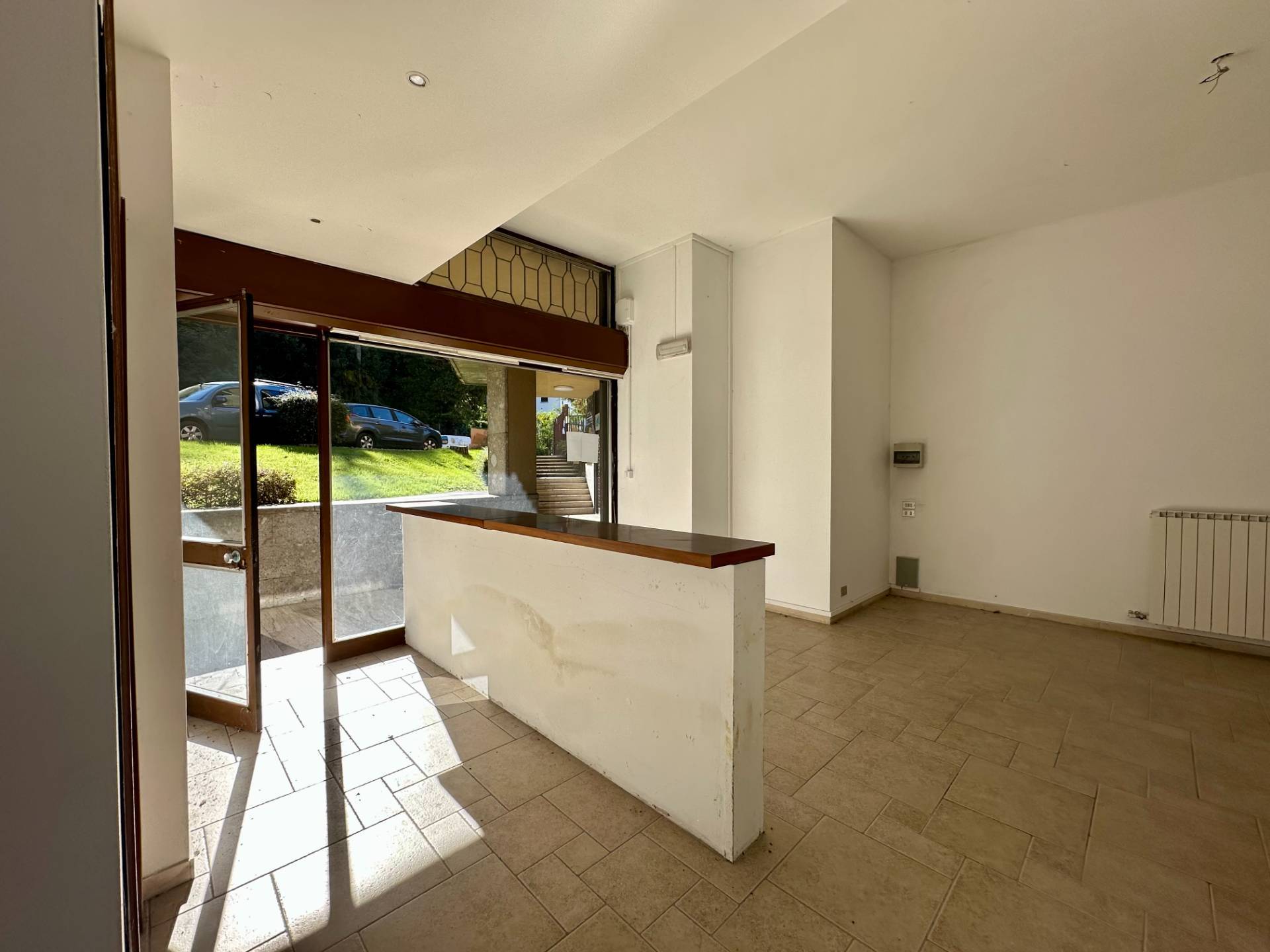 Negozio in vendita a Malnate, Gurone