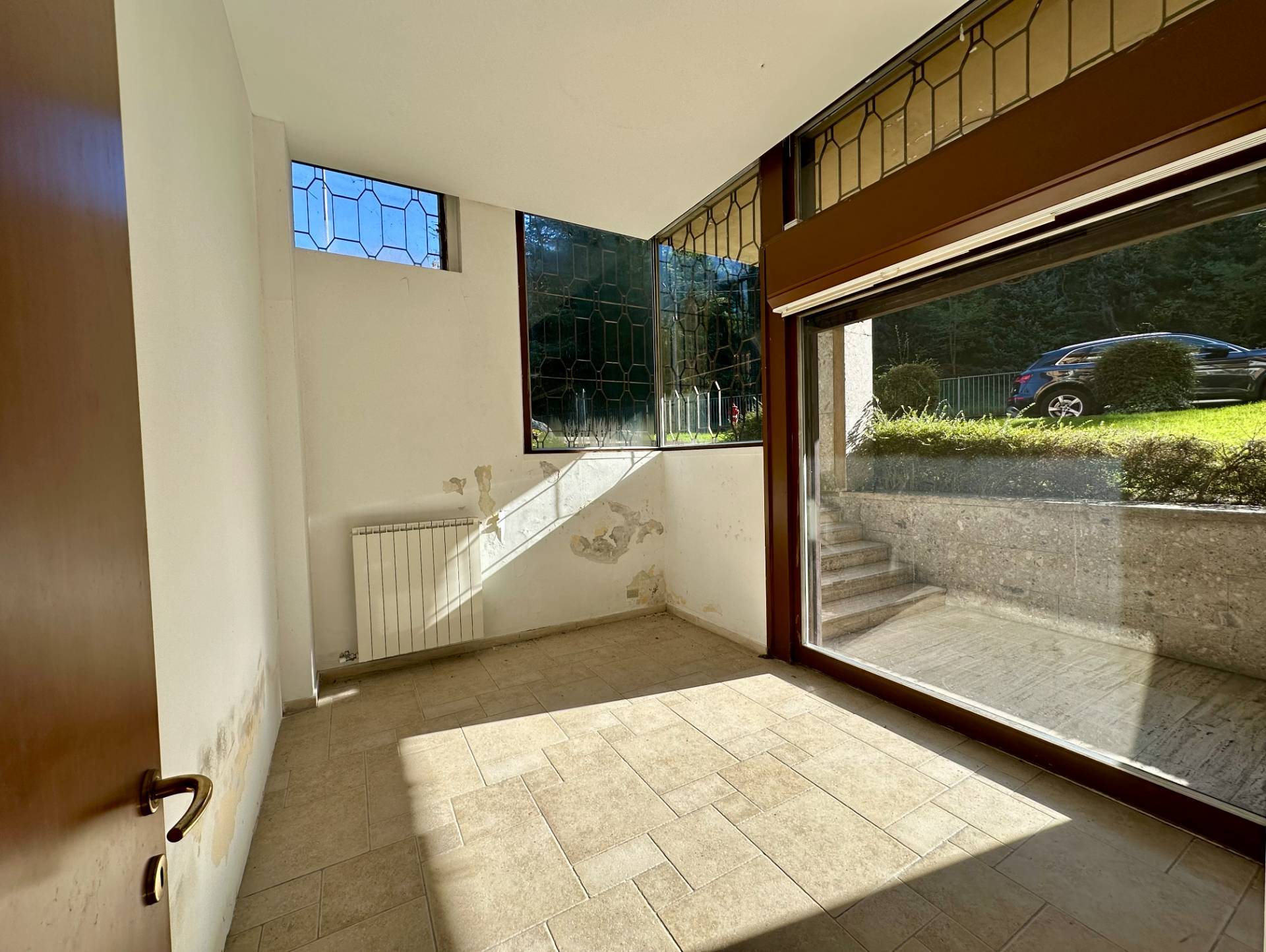 Negozio in vendita a Malnate, Gurone