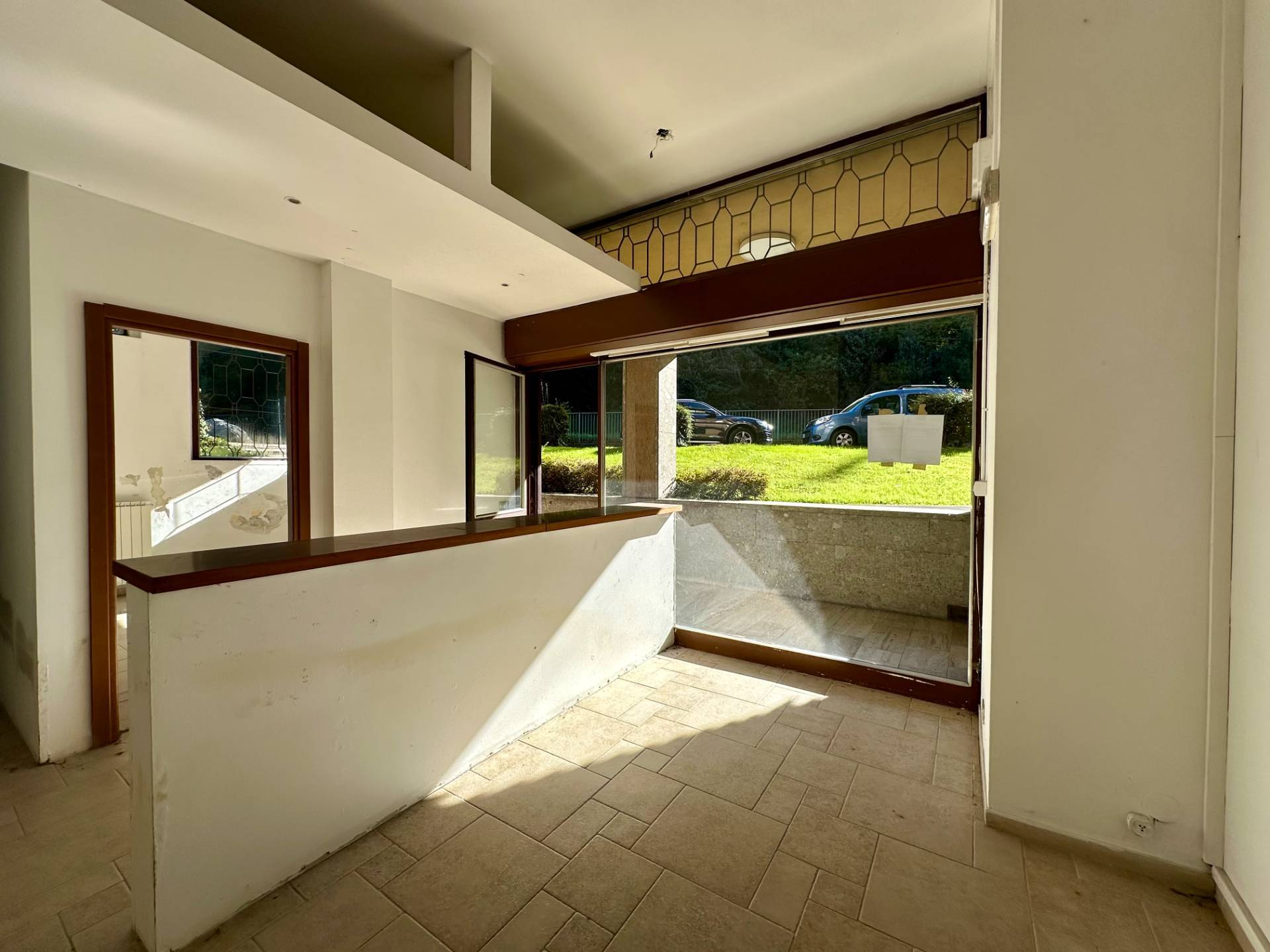 Negozio in vendita a Malnate, Gurone