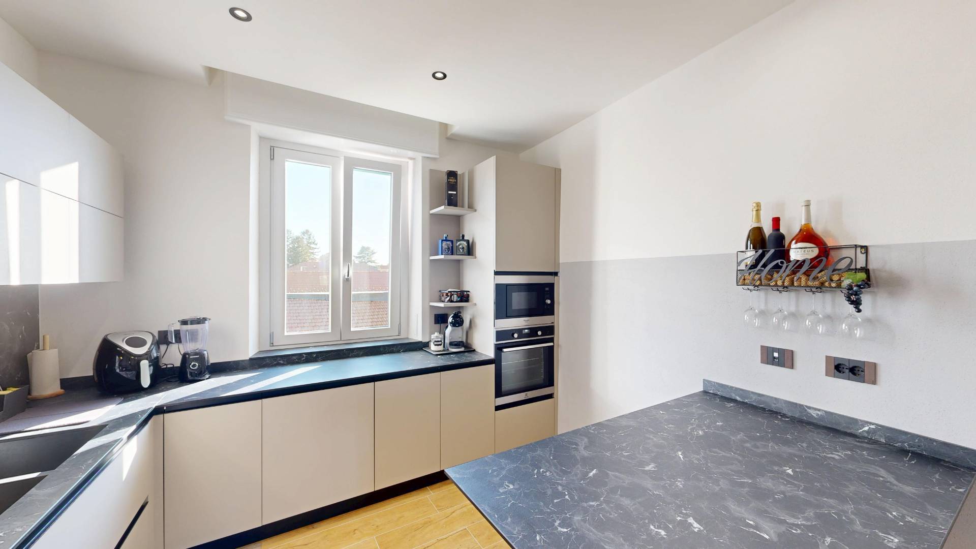 Appartamento in vendita a Vedano Olona