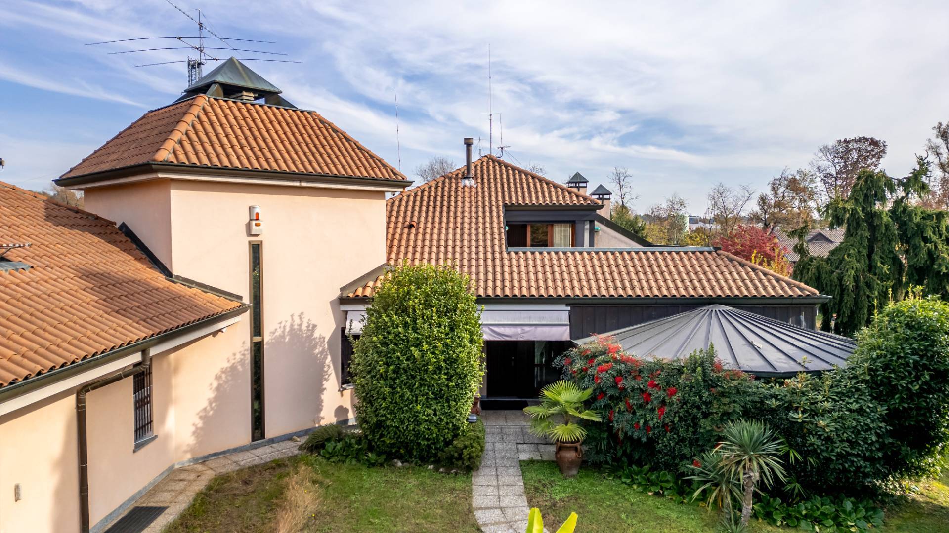 VILLA SINGOLA in vendita a Sumirago