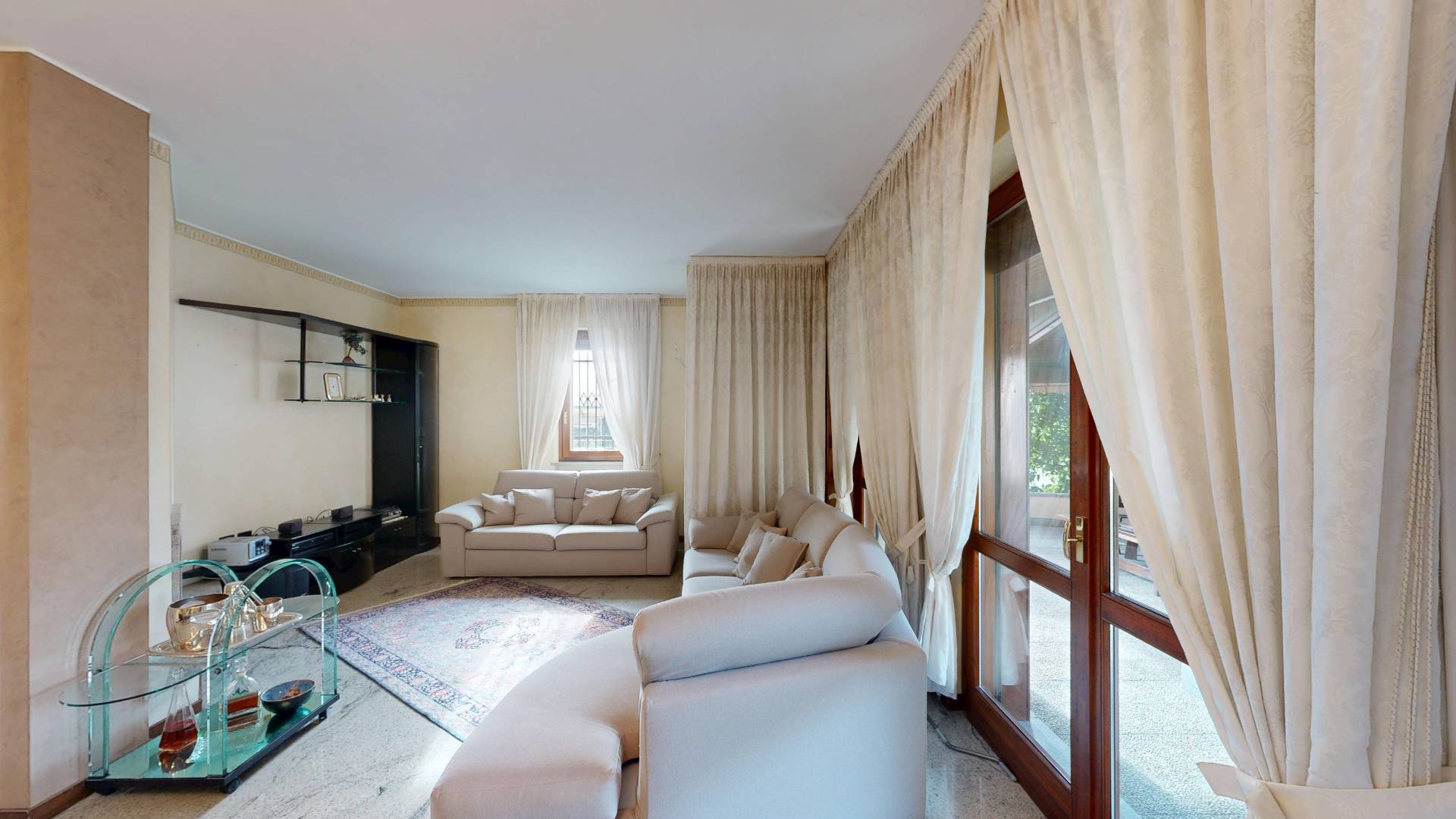 VILLA SINGOLA in vendita a Sumirago