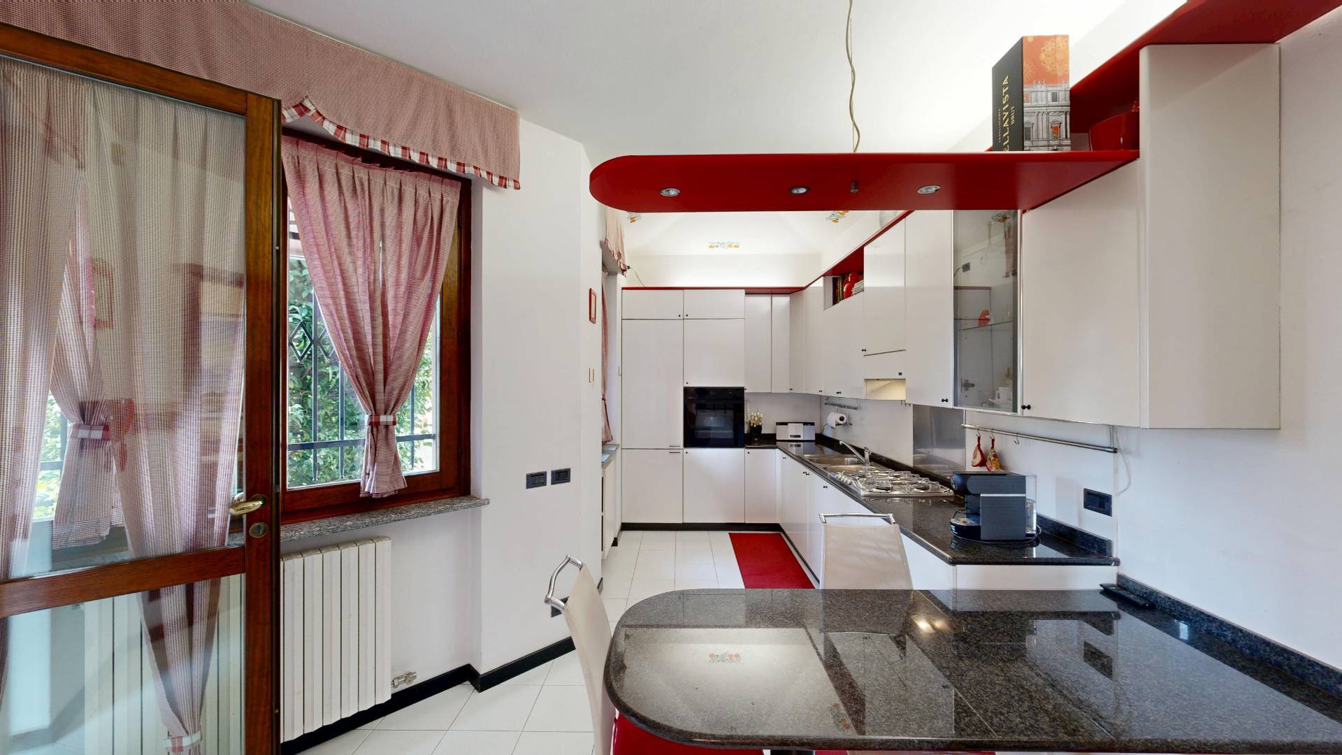 VILLA SINGOLA in vendita a Sumirago