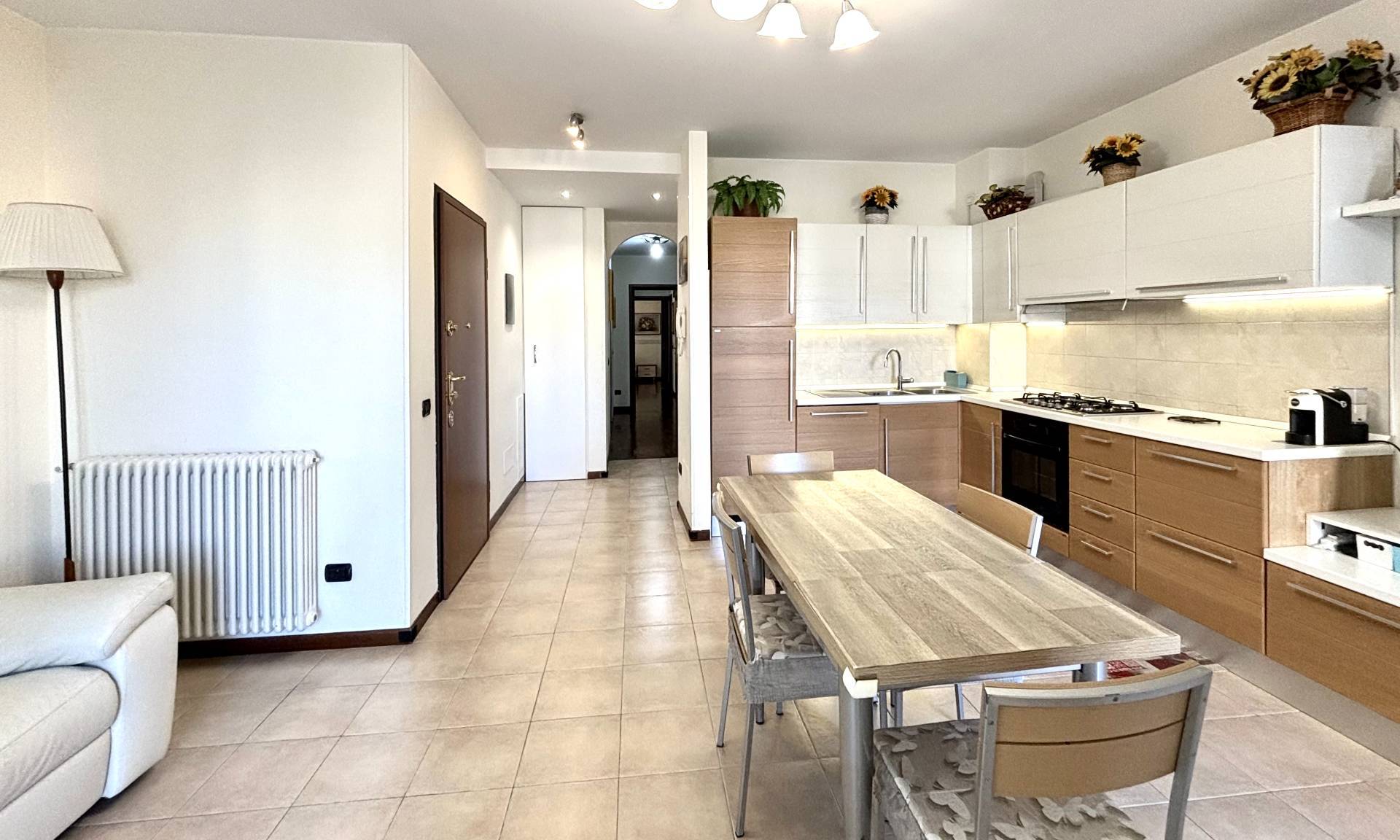 Appartamento in vendita a Varese, Ippodromo