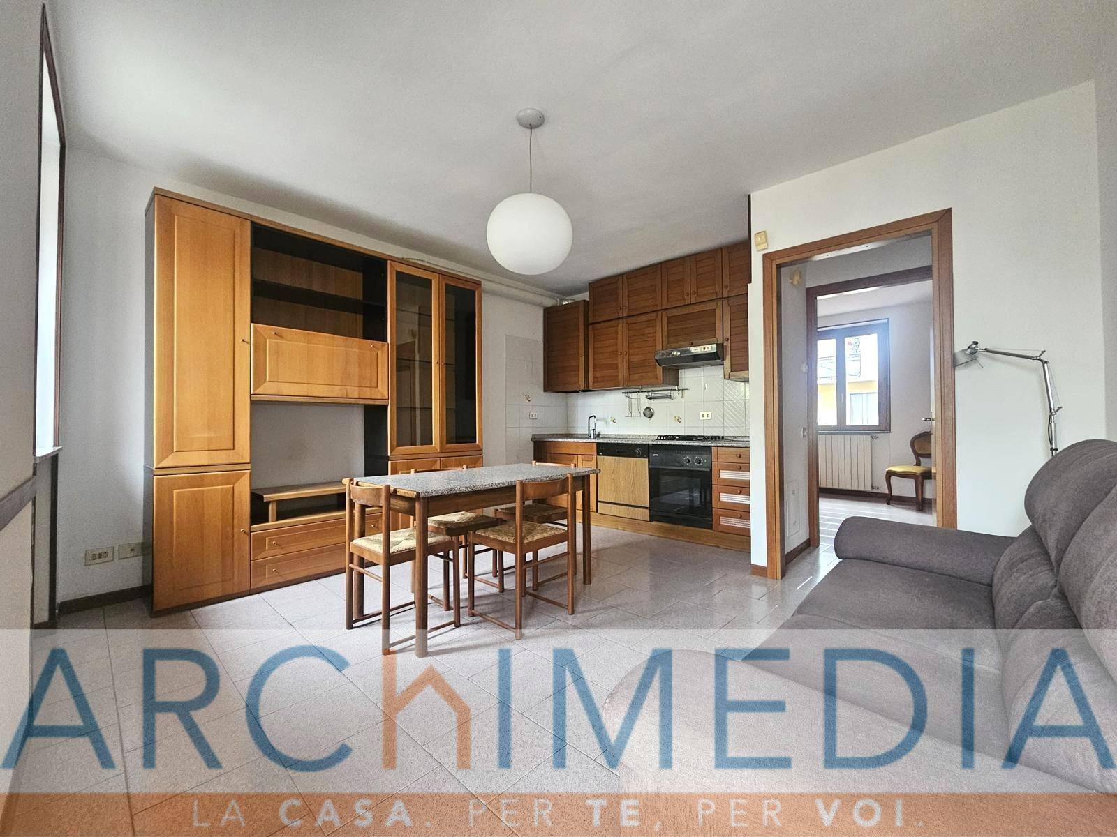 Appartamento in vendita a Malnate, Centro