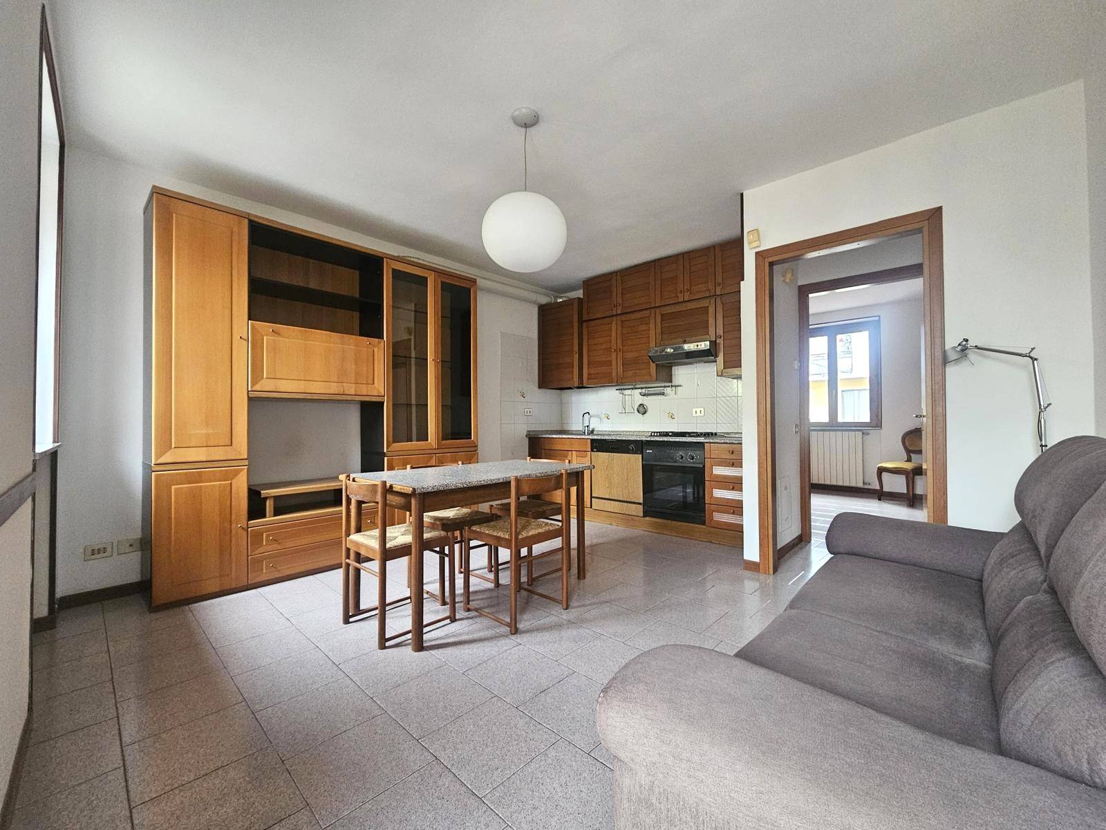 Appartamento in vendita a Malnate, Centro