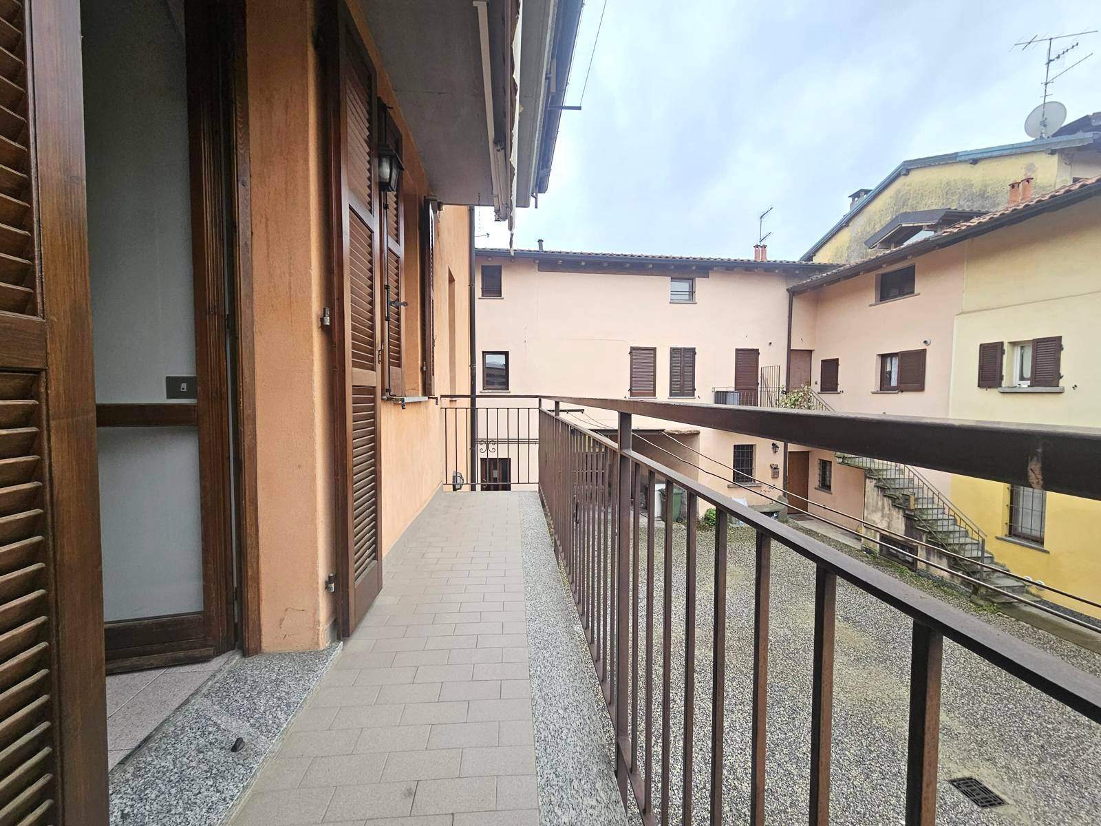 Appartamento in vendita a Malnate, Centro