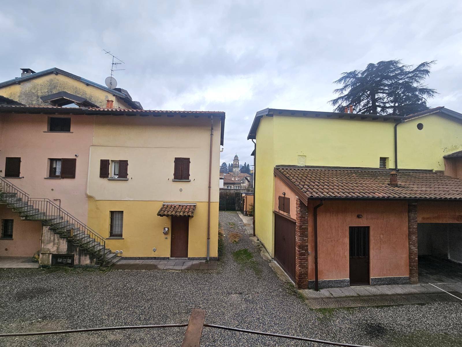 Appartamento in vendita a Malnate, Centro