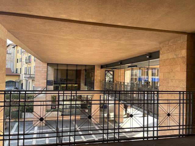 Studio/Ufficio in affitto a Varese, Centro